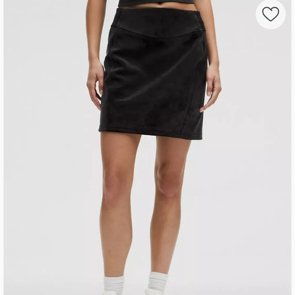 NWT Lululemon Scuba HR Mini Skirt Special Edition Black Velvet SZ L